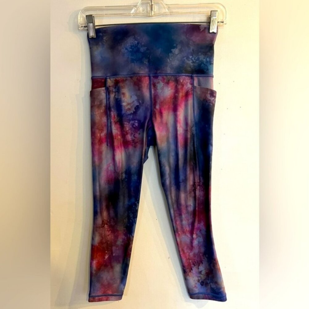 ATHLETA Women’s Purple Tie Dye Salutation II Capri Leggings Size XS